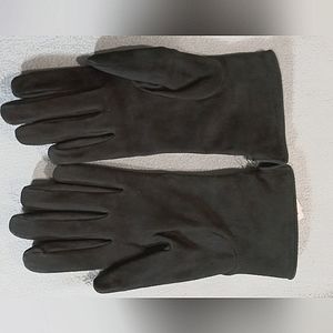 NEIMAN MARCUS | Deep Green Cashmere Gloves